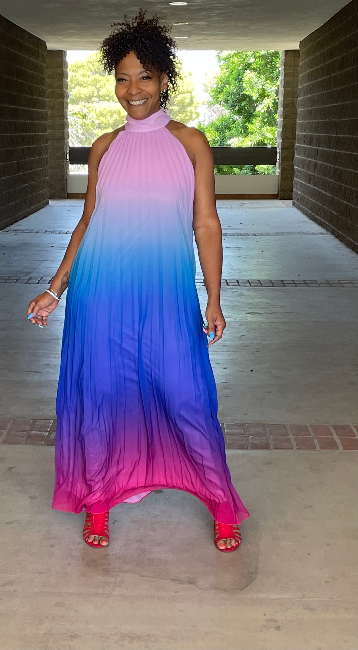 OMBRE PLEATED HIGH NECK BAND MAXI DRESS