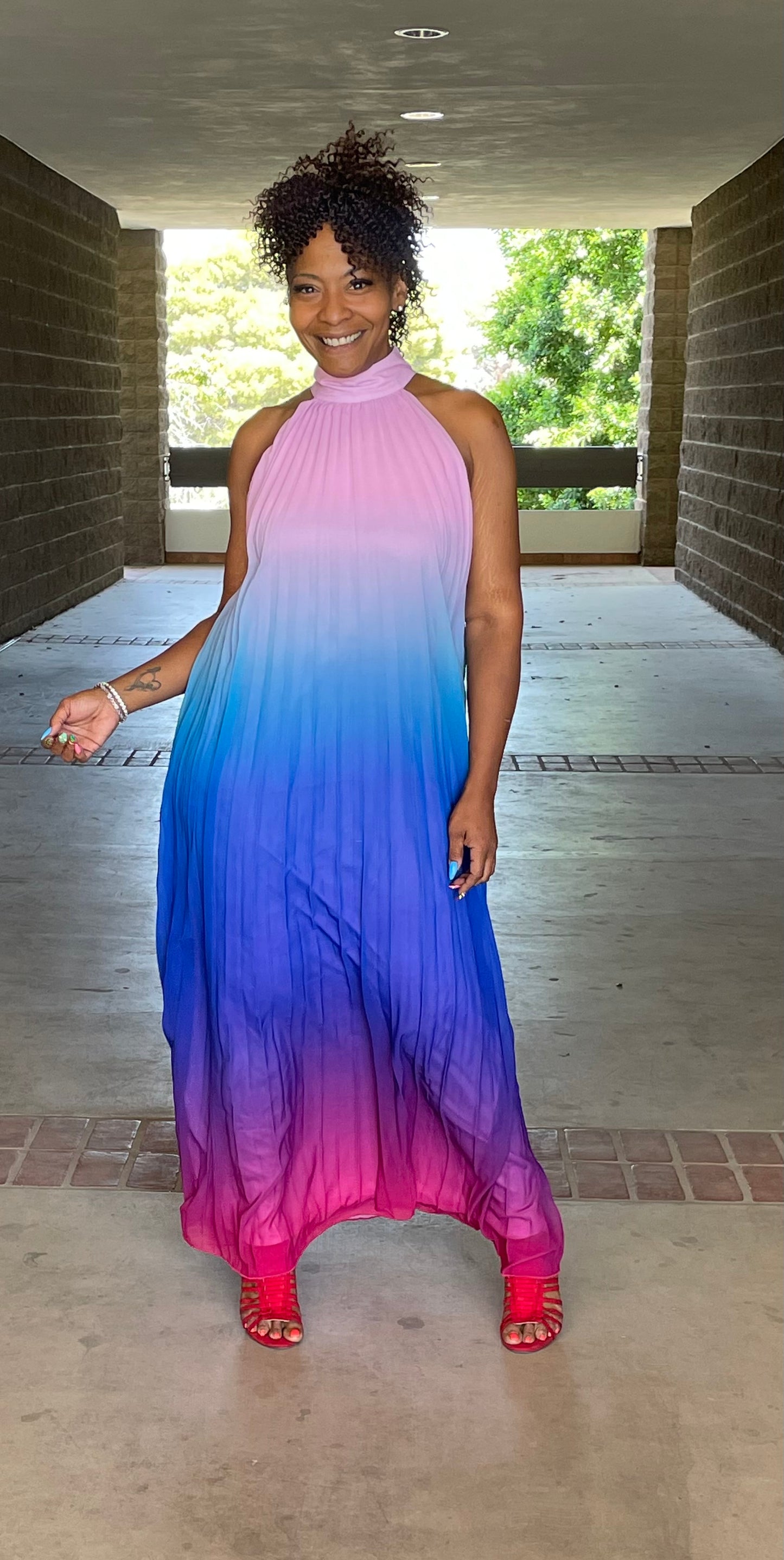 OMBRE PLEATED HIGH NECK BAND MAXI DRESS